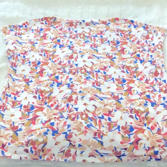 Banana Republic Floral Tee Size Large! Good condition! - Picture 4 of 6